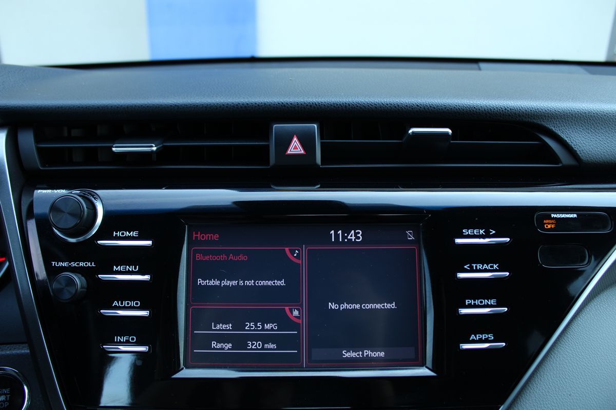 2018 Toyota Camry XSE photo 20