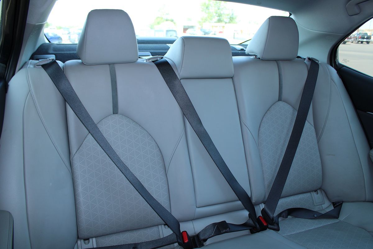 2018 Toyota Camry XSE photo 18