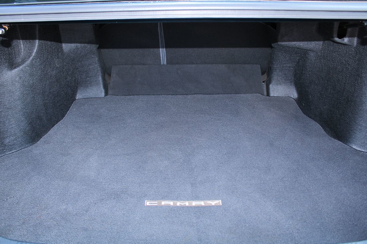 2018 Toyota Camry XSE photo 28