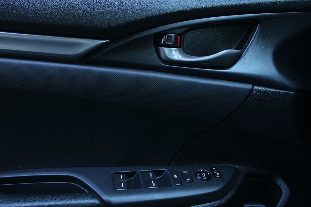 2021 Honda Civic Hatchback Sport photo 23