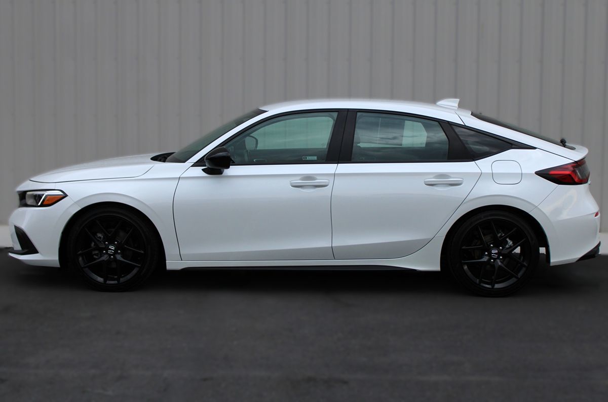 2024 Honda Civic Hatchback Sport photo 4