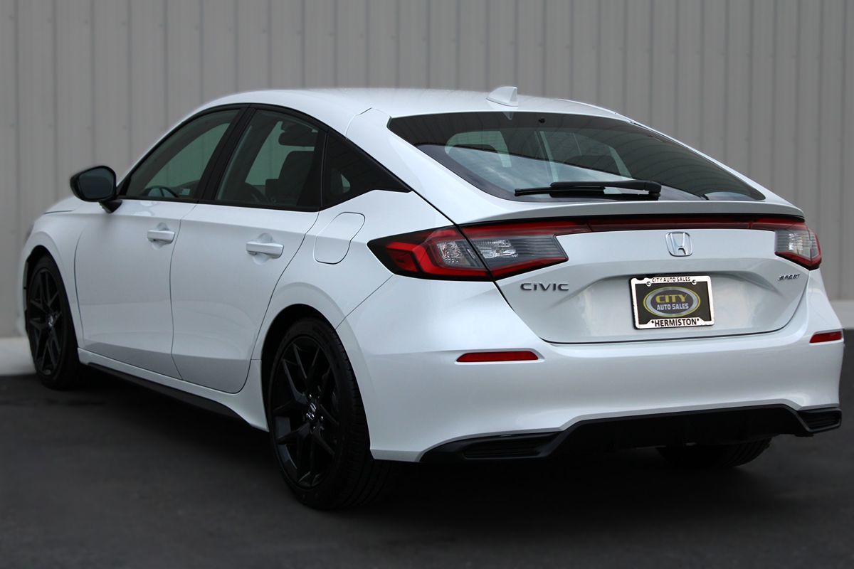 2024 Honda Civic Hatchback Sport photo 6