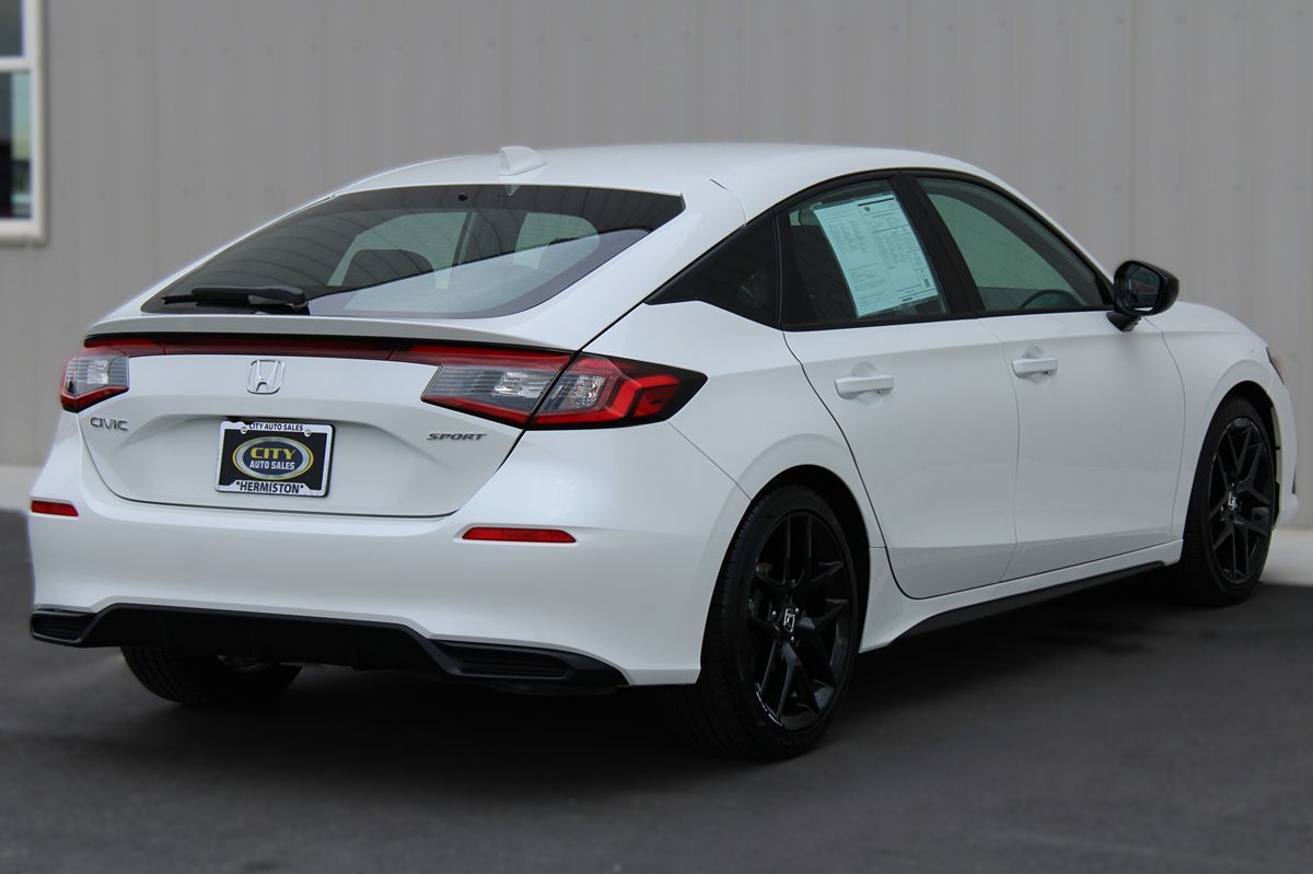 2024 Honda Civic Hatchback Sport photo 8