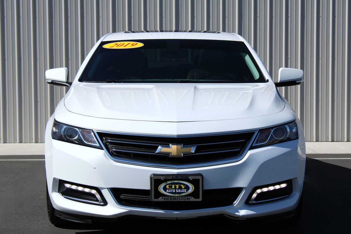2019 Chevrolet Impala 1LT photo 2