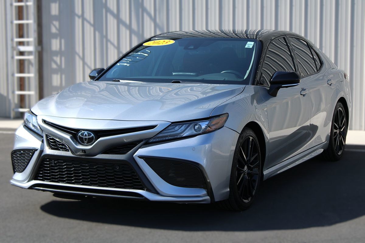 2023 Toyota Camry XSE photo 3