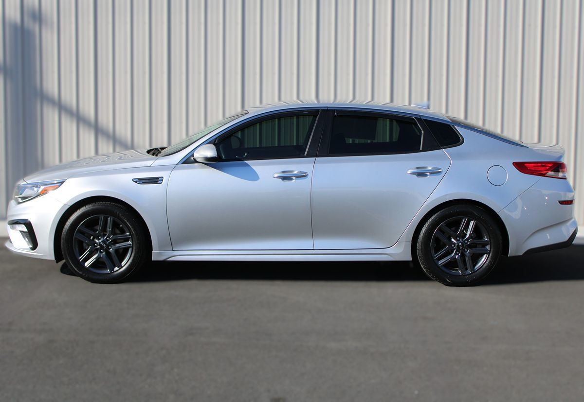 2020 Kia Optima LX SE photo 3