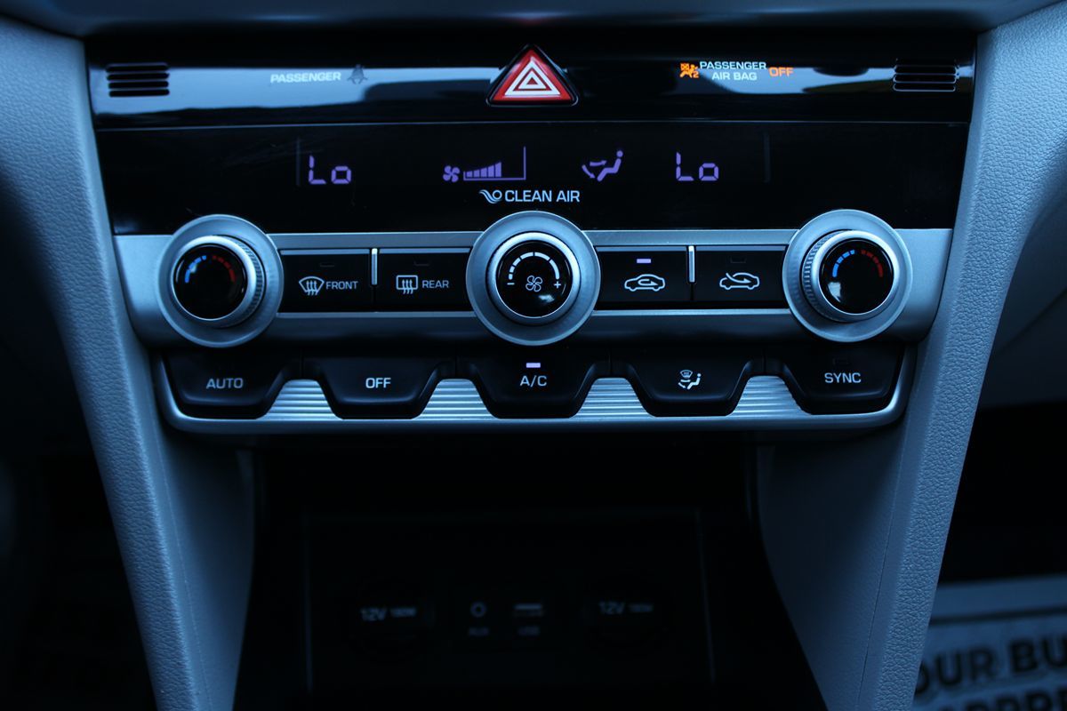 2020 Hyundai Elantra SEL Value Edition Limited photo 24