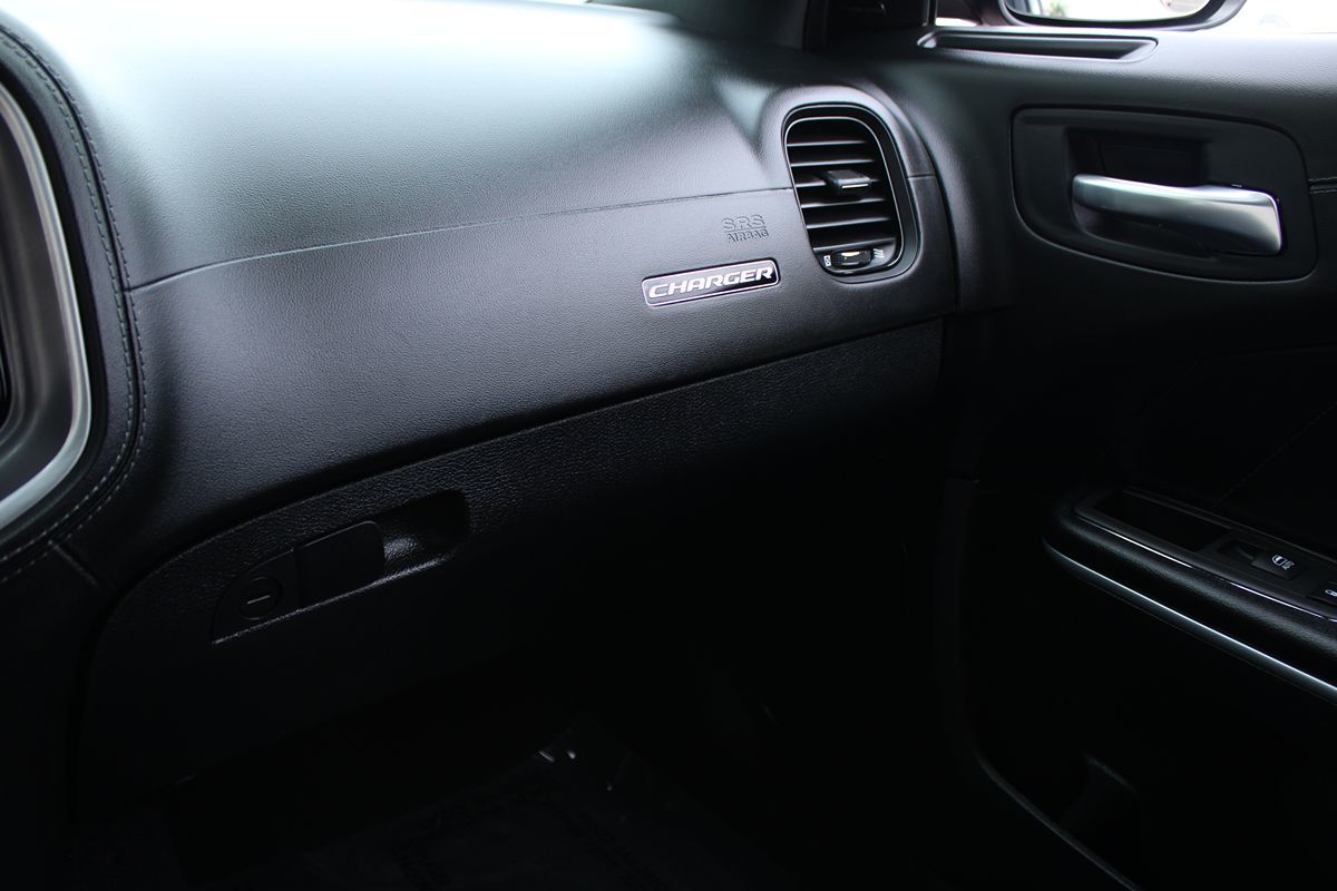 2022 Dodge Charger R/T Plus photo 28