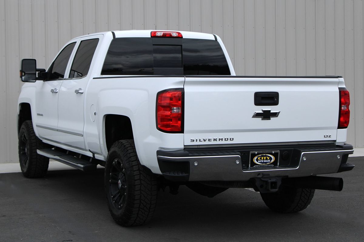 2016 Chevrolet Silverado 3500HD LTZ photo 6