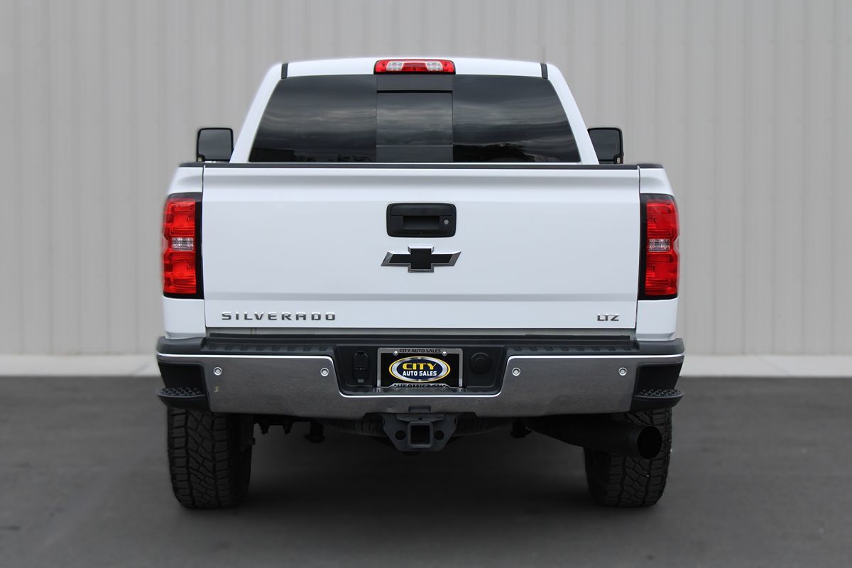 2016 Chevrolet Silverado 3500HD LTZ photo 7