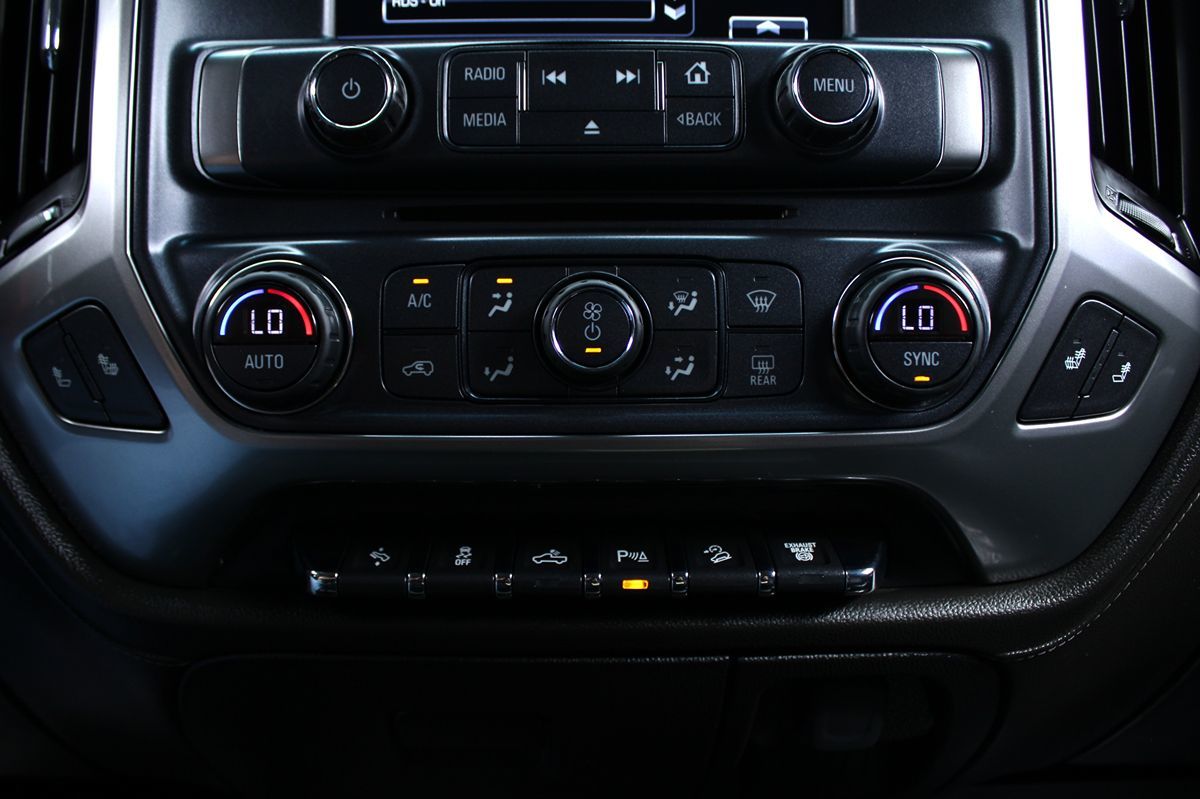2016 Chevrolet Silverado 3500HD LTZ photo 25