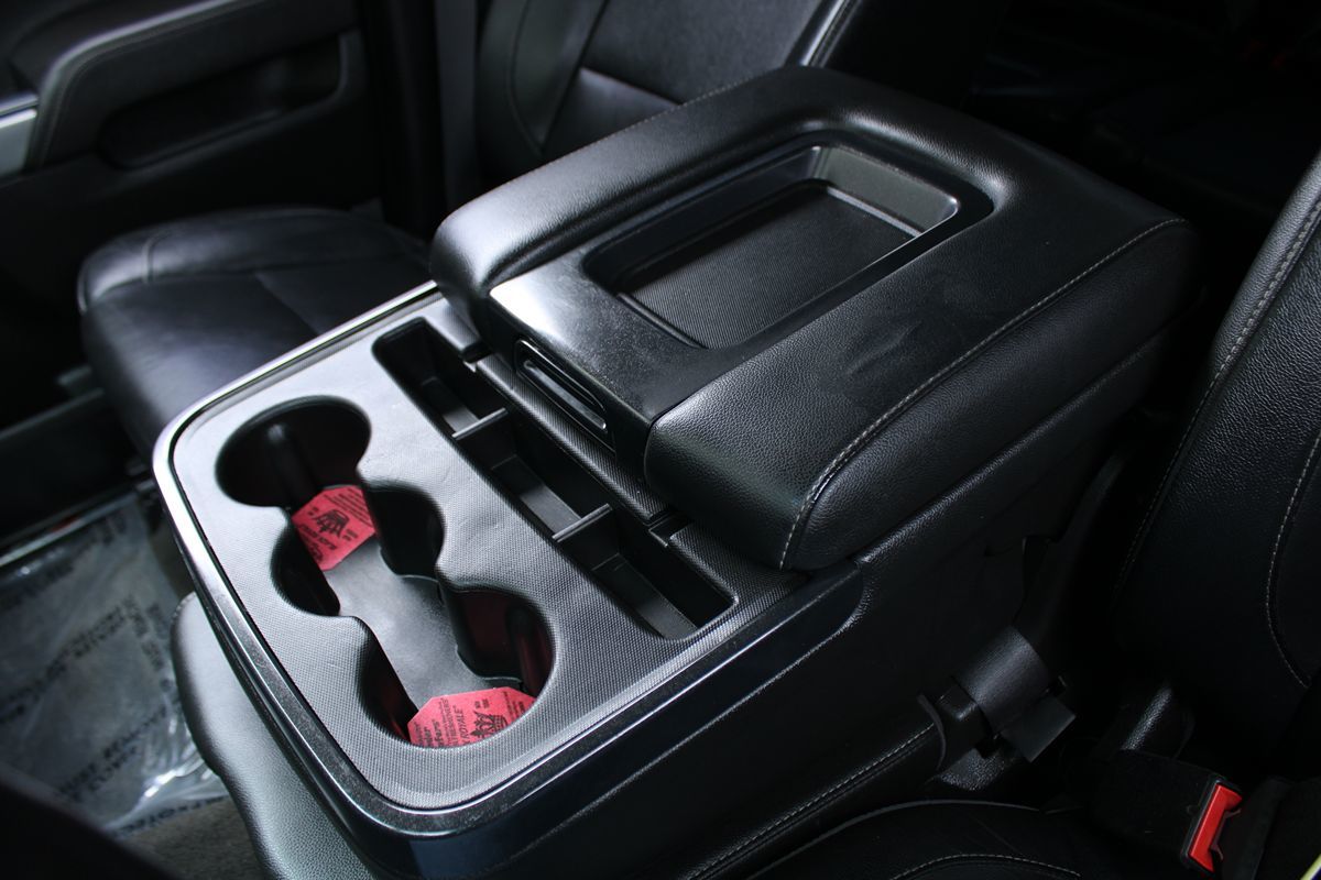 2016 Chevrolet Silverado 3500HD LTZ photo 26