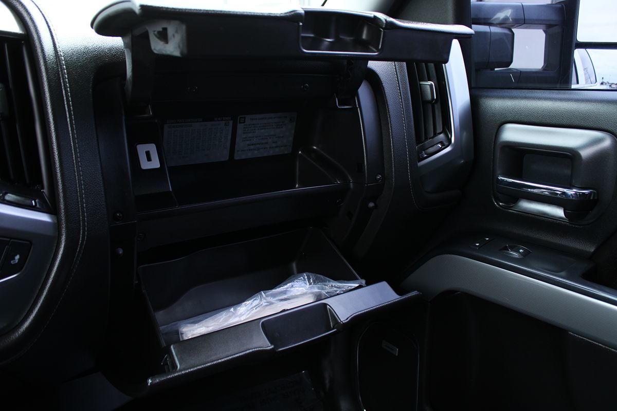 2016 Chevrolet Silverado 3500HD LTZ photo 28
