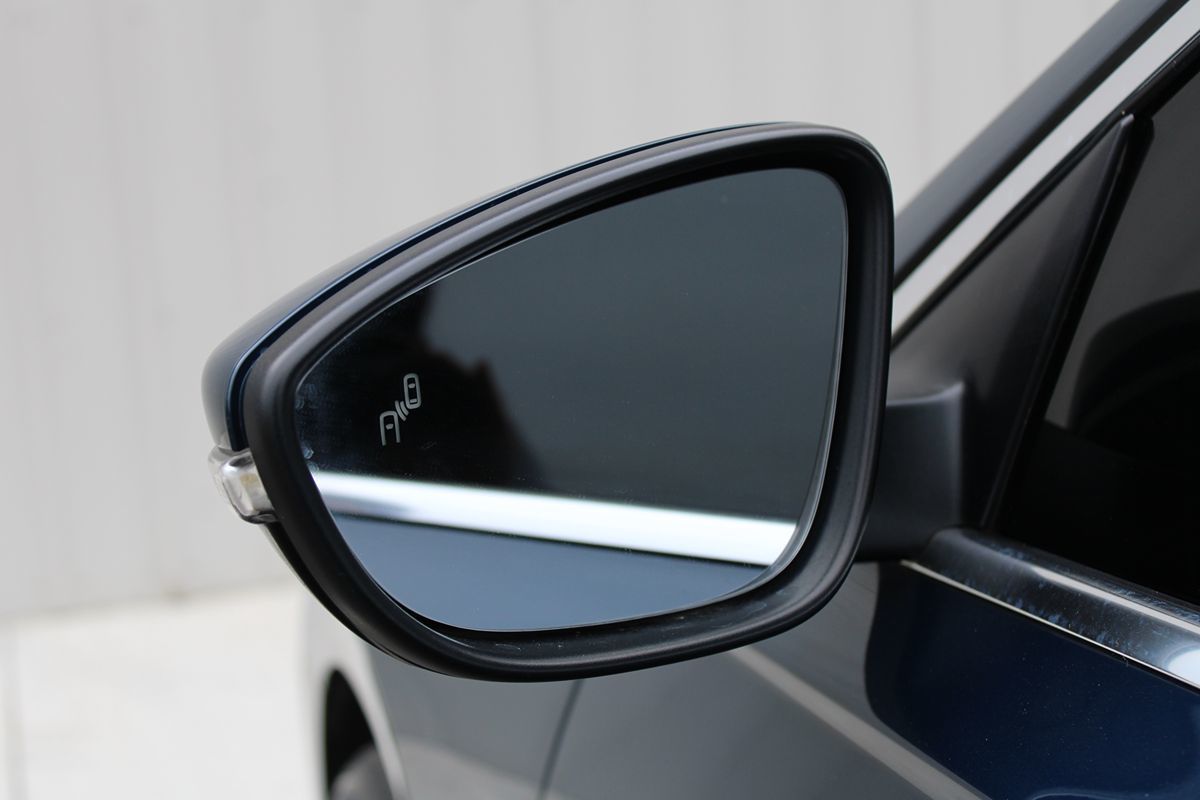 2021 Volkswagen Passat 2.0T SE photo 10