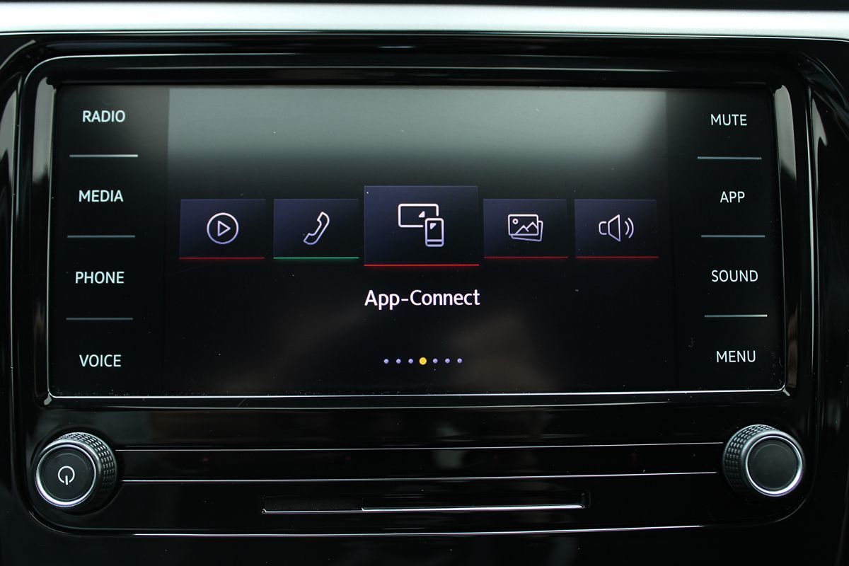 2021 Volkswagen Passat 2.0T SE photo 22