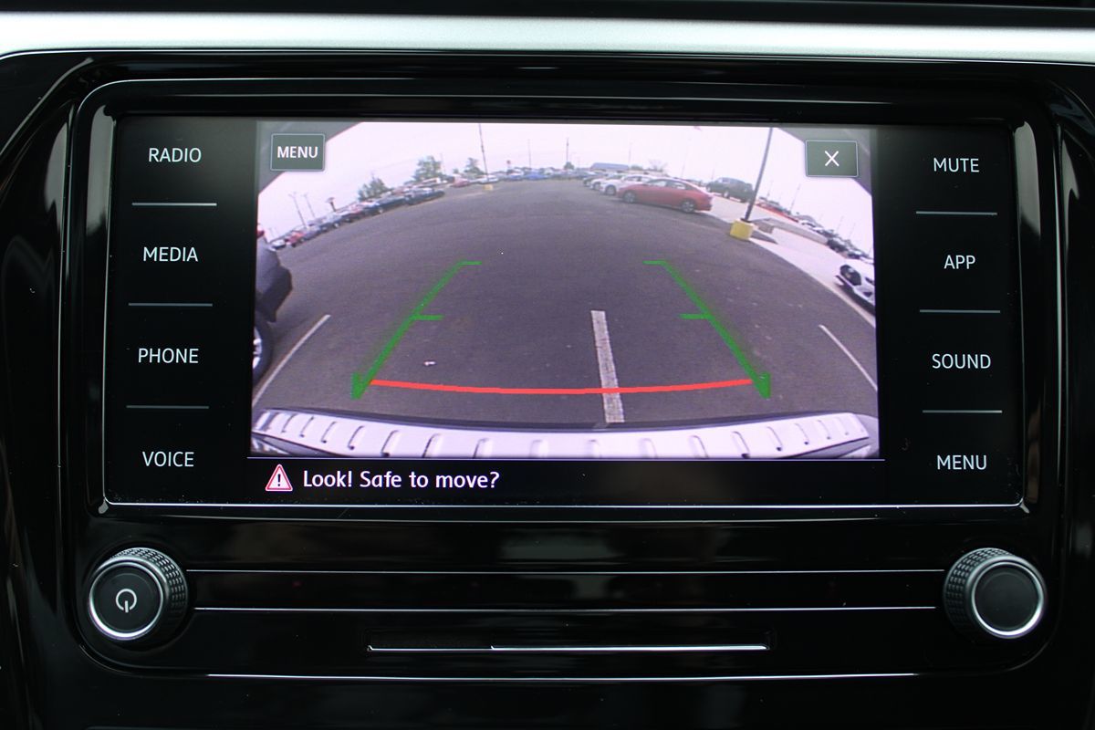 2021 Volkswagen Passat 2.0T SE photo 23