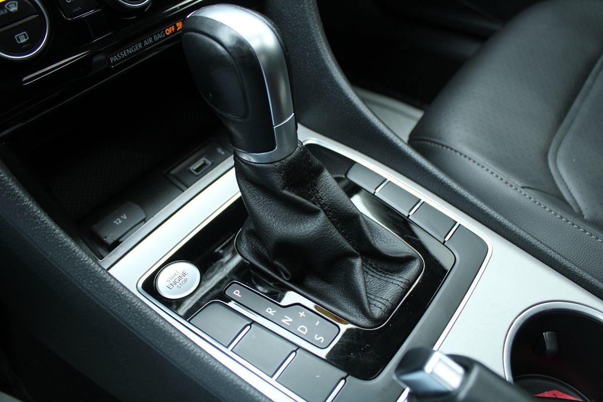 2021 Volkswagen Passat 2.0T SE photo 25