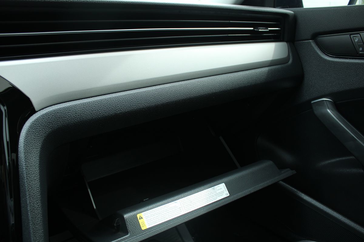 2021 Volkswagen Passat 2.0T SE photo 30