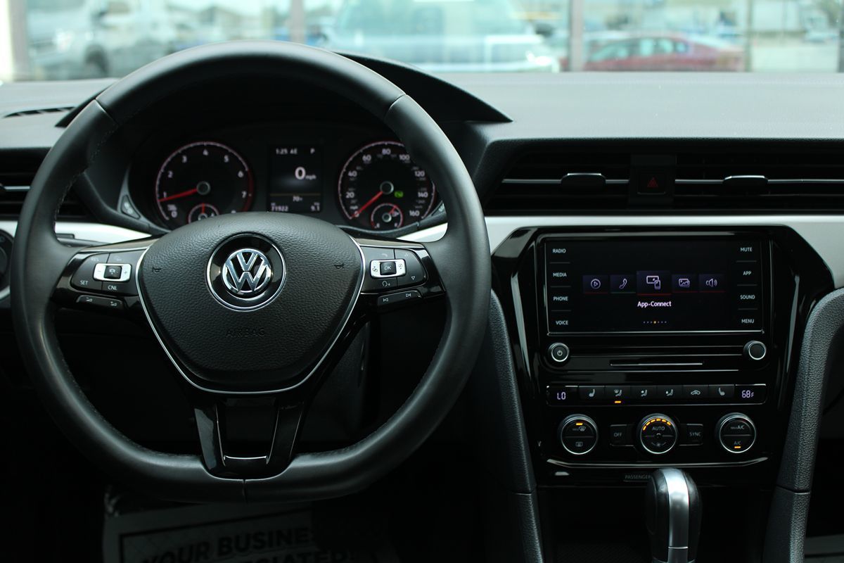 2021 Volkswagen Passat 2.0T SE photo 14