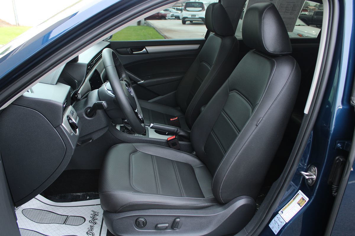 2021 Volkswagen Passat 2.0T SE photo 16
