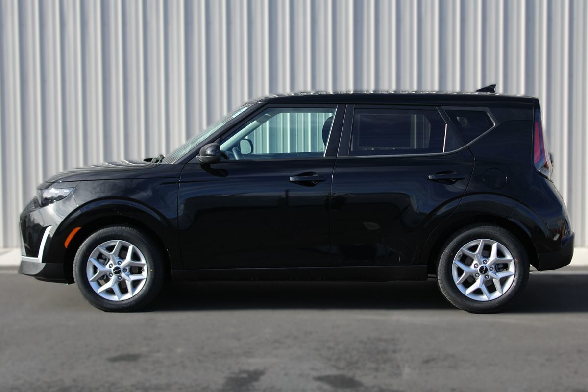 2024 Kia Soul LX Technology photo 3