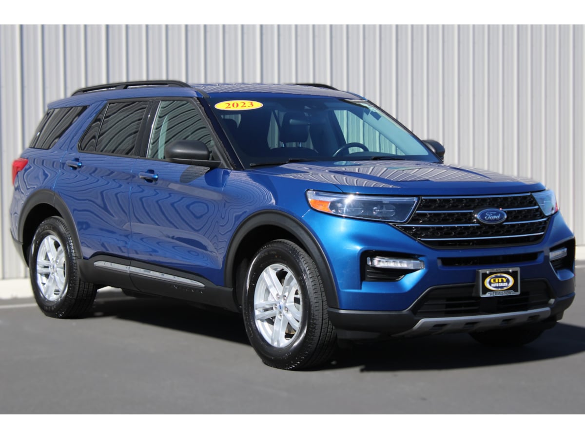 2023 Ford Explorer XLT 4WD's photo