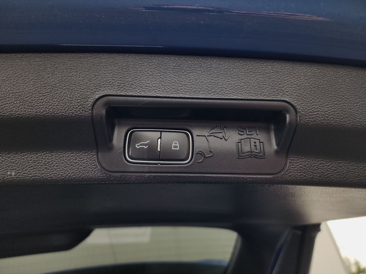2023 Ford Explorer XLT - Photo 10