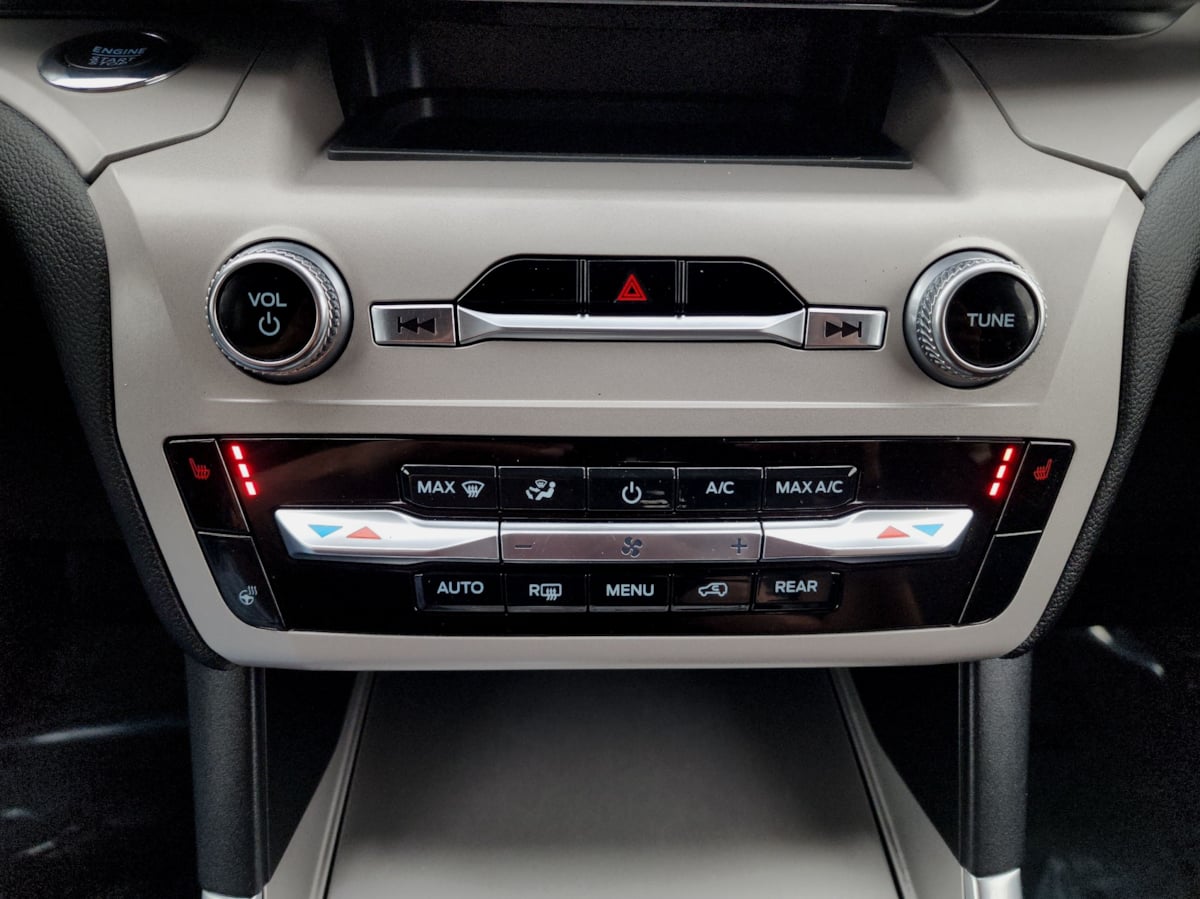 2023 Ford Explorer XLT - Photo 21