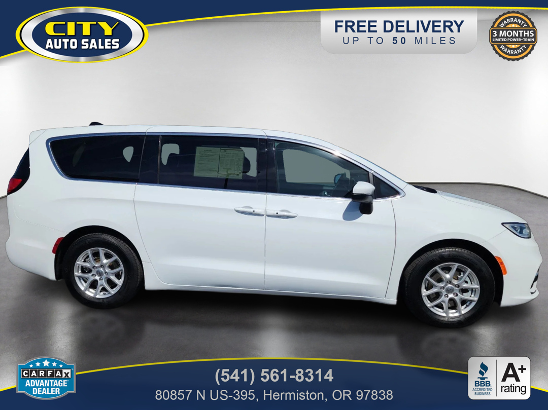 2023 Chrysler Pacifica Touring - Photo 4