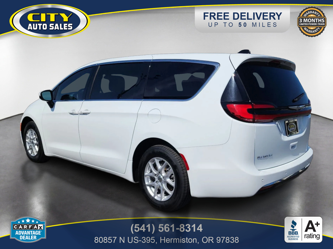 2023 Chrysler Pacifica Touring - Photo 7