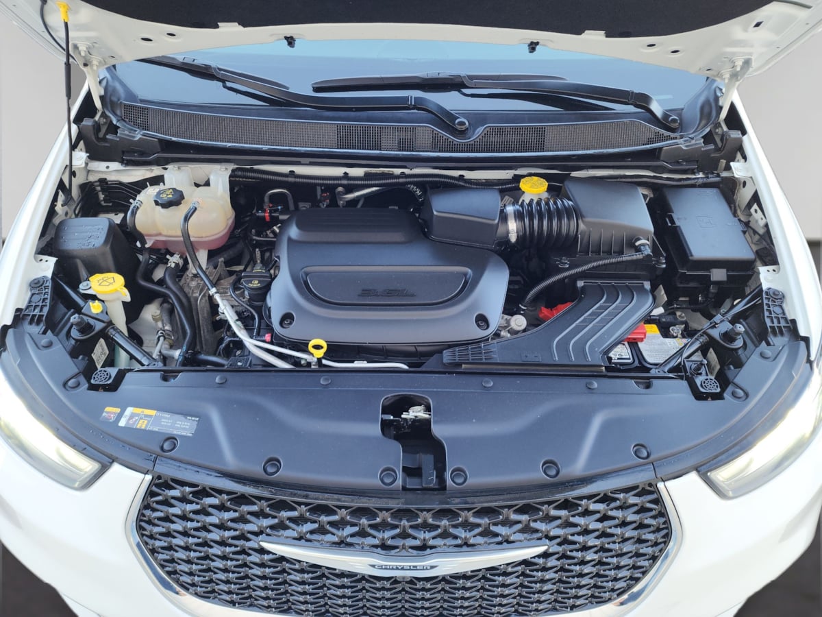 2023 Chrysler Pacifica Touring - Photo 23
