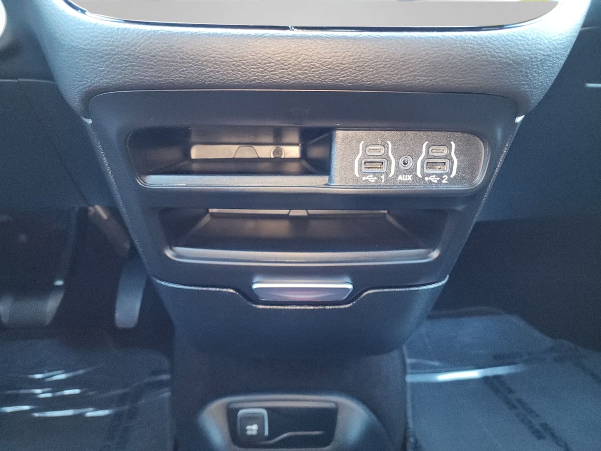 2023 Chrysler Pacifica Touring - Photo 47