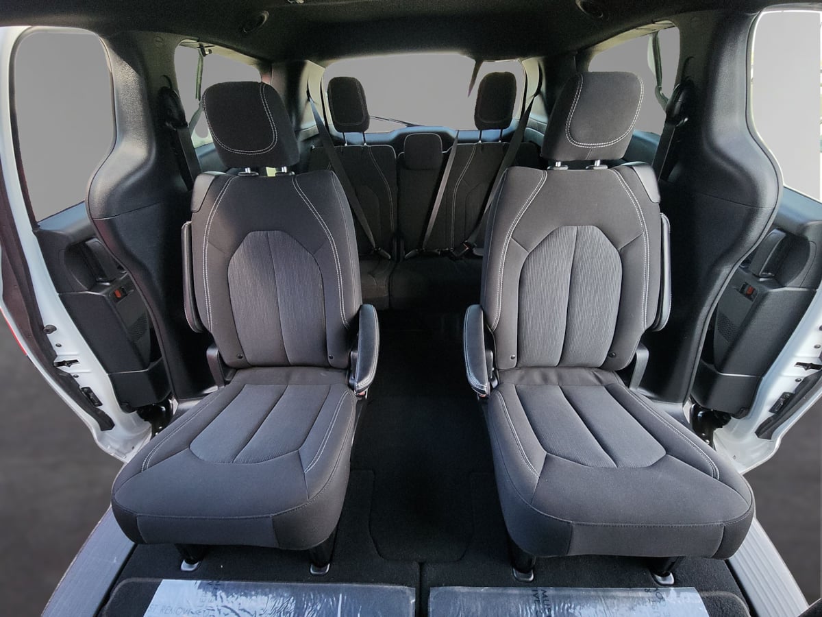 2023 Chrysler Pacifica Touring - Photo 47