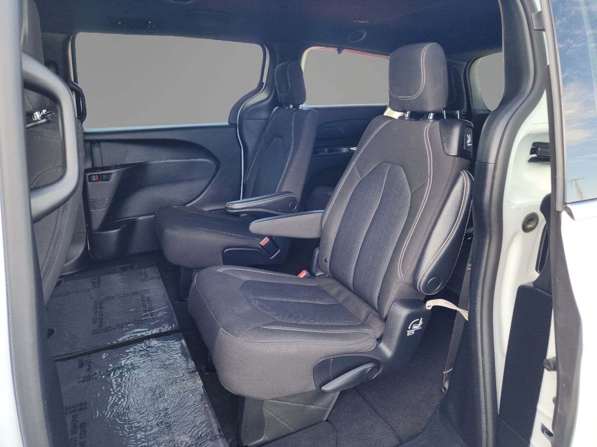 2023 Chrysler Pacifica Touring - Photo 46