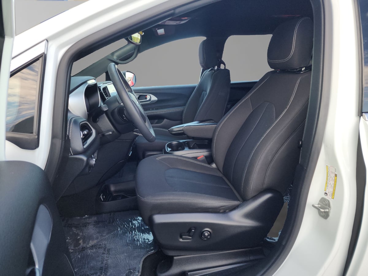2023 Chrysler Pacifica Touring - Photo 45