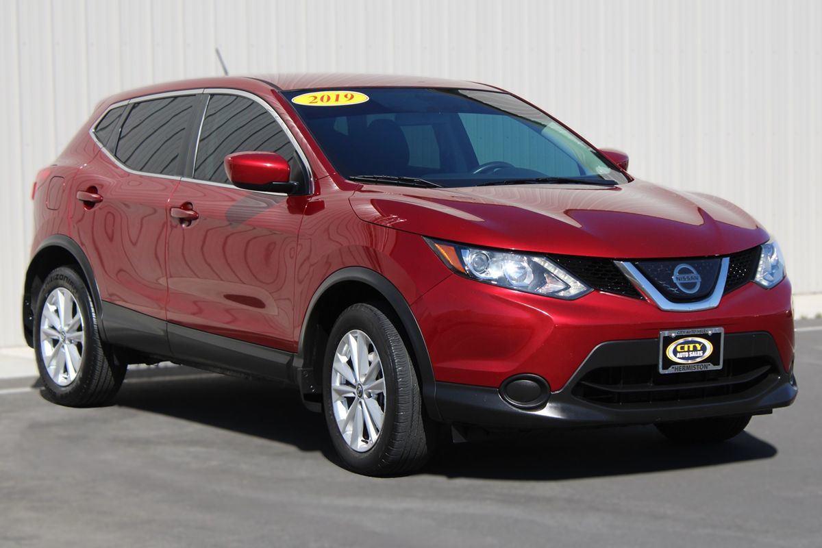 2019 Nissan Rogue Sport S FWD's photo