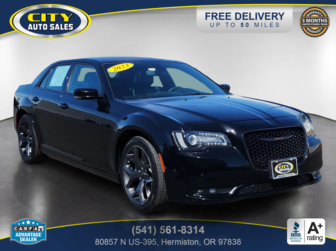 2023 Chrysler 300 S's photo