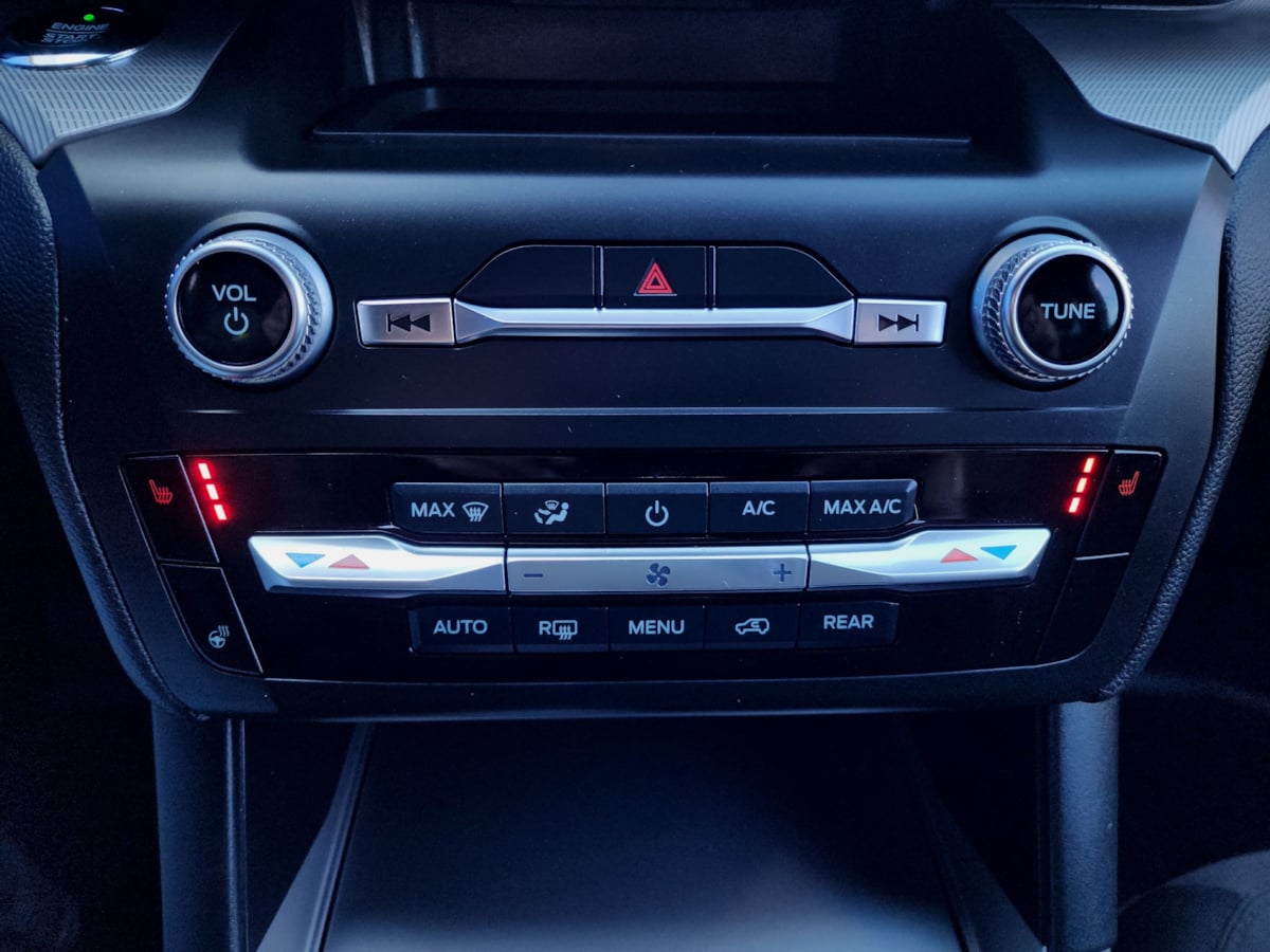 2020 Ford Explorer XLT - Photo 19