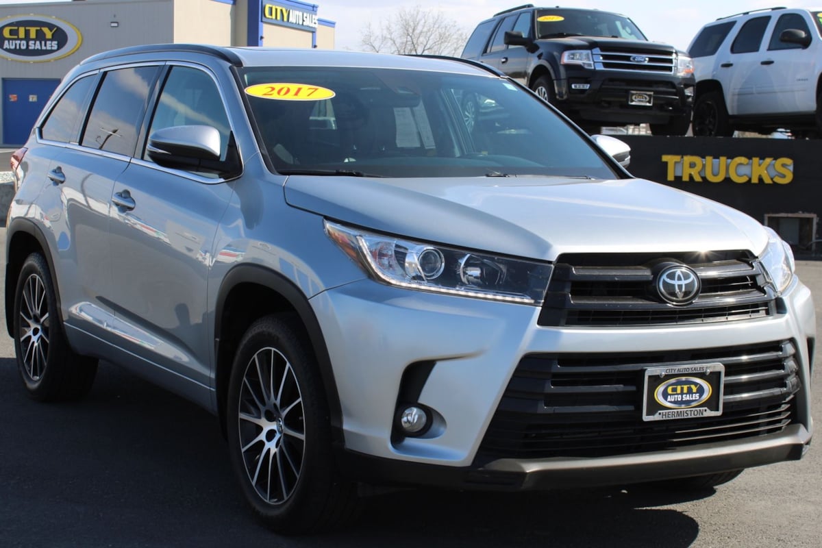 2017 Toyota Highlander SE