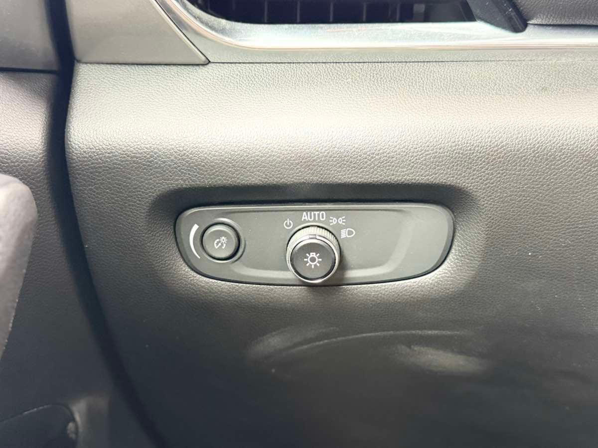 2022 Chevrolet Traverse 3LT - Photo 21