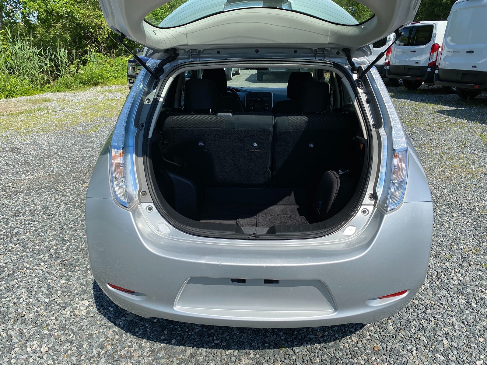 2014 Nissan LEAF S 12