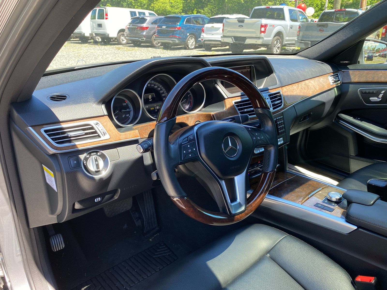 2014 Mercedes-Benz E 350 Luxury Sedan 14