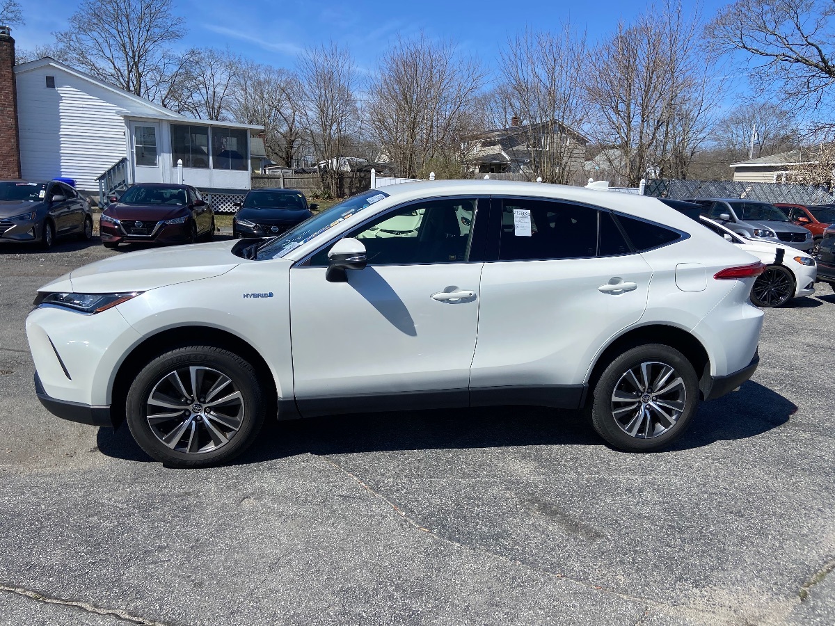 2021 Toyota Venza LE 8