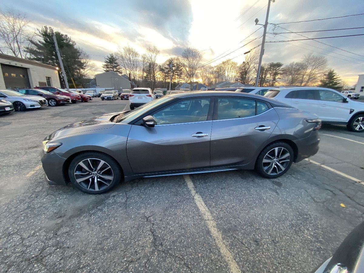 2019 Nissan Maxima SV 8