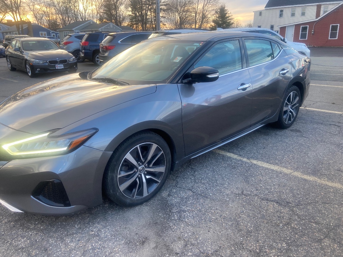 2019 Nissan Maxima SV 10