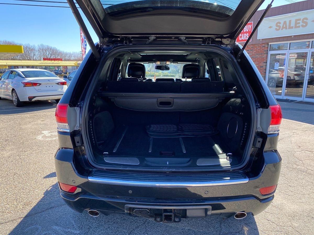 2016 Jeep Grand Cherokee Overland 13