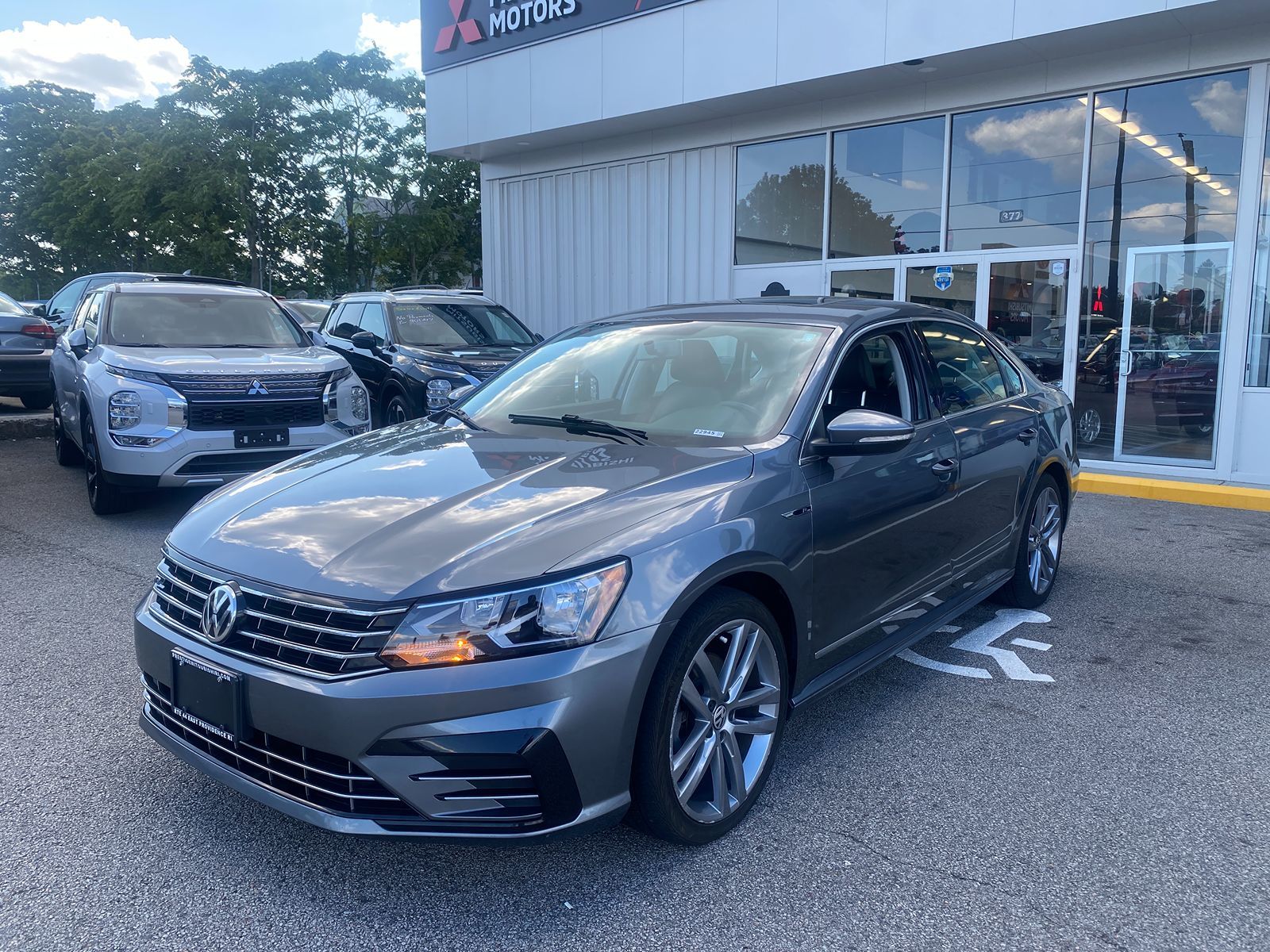 2017 Volkswagen Passat R-Line w/Comfort Pkg 39