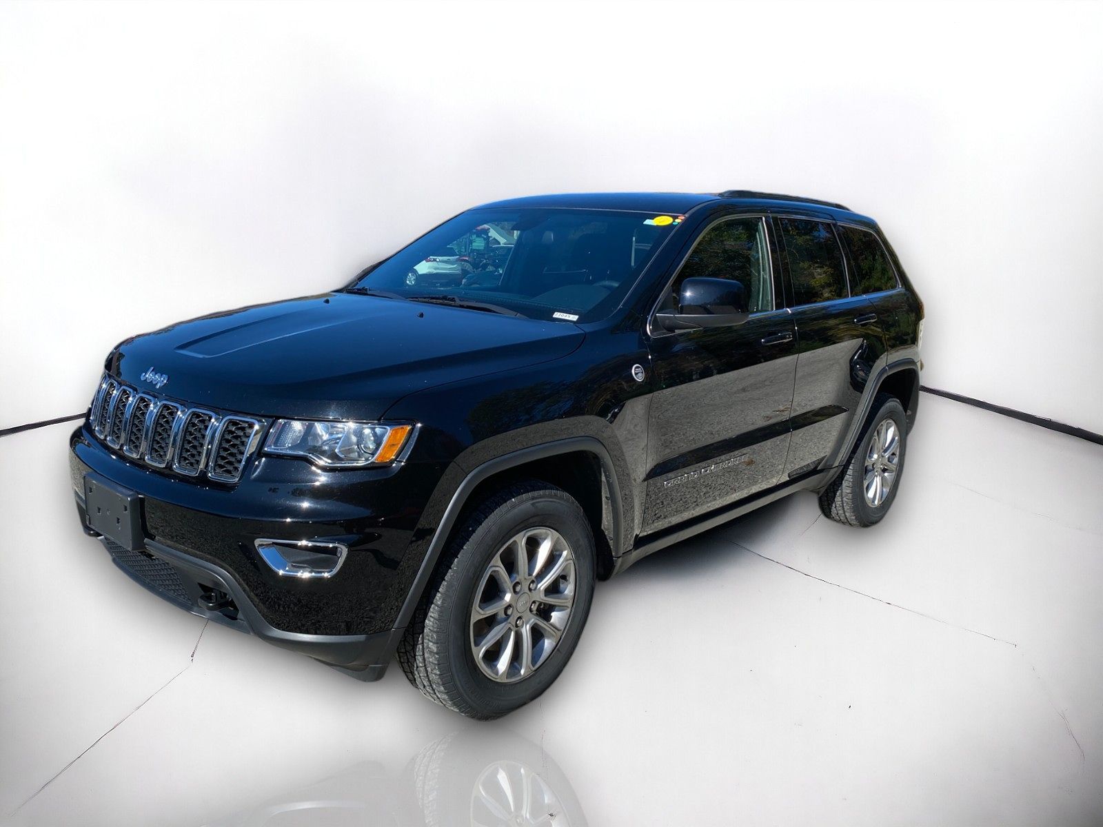 2021 Jeep Grand Cherokee Laredo E 2