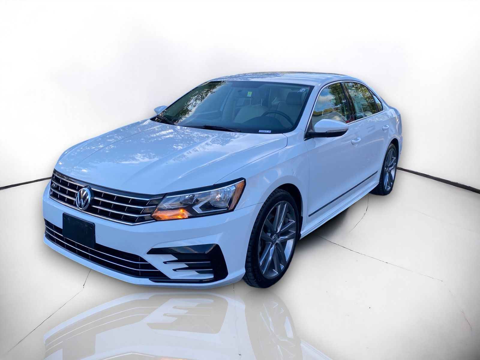 2016 Volkswagen Passat 1.8T R-Line w/Comfort Pkg 2