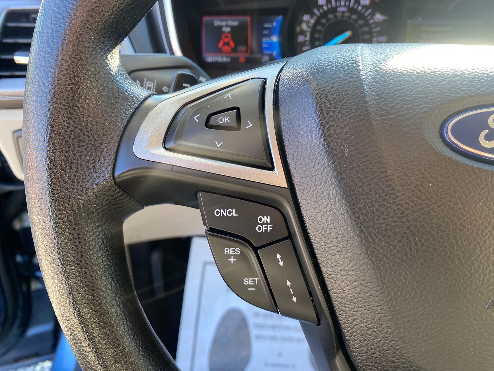 2019 Ford Fusion SE 16